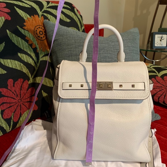 NWHT 🤍Michael Kors Medium Leather Backpack - Picture 6 of 10